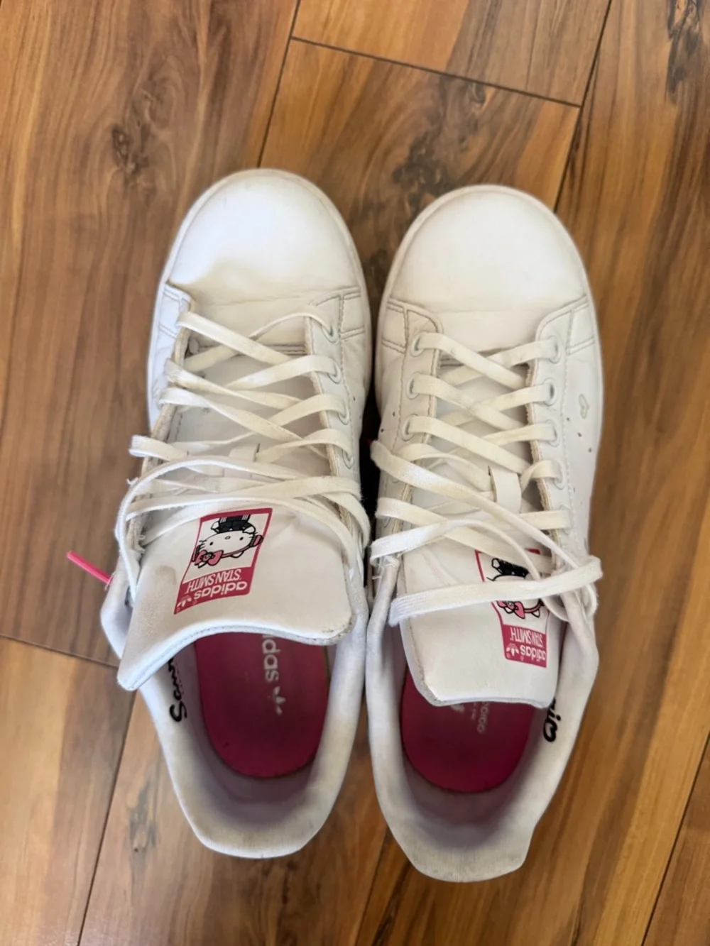 Adidas Stan Smith x Hello Kitty and friends sneaker